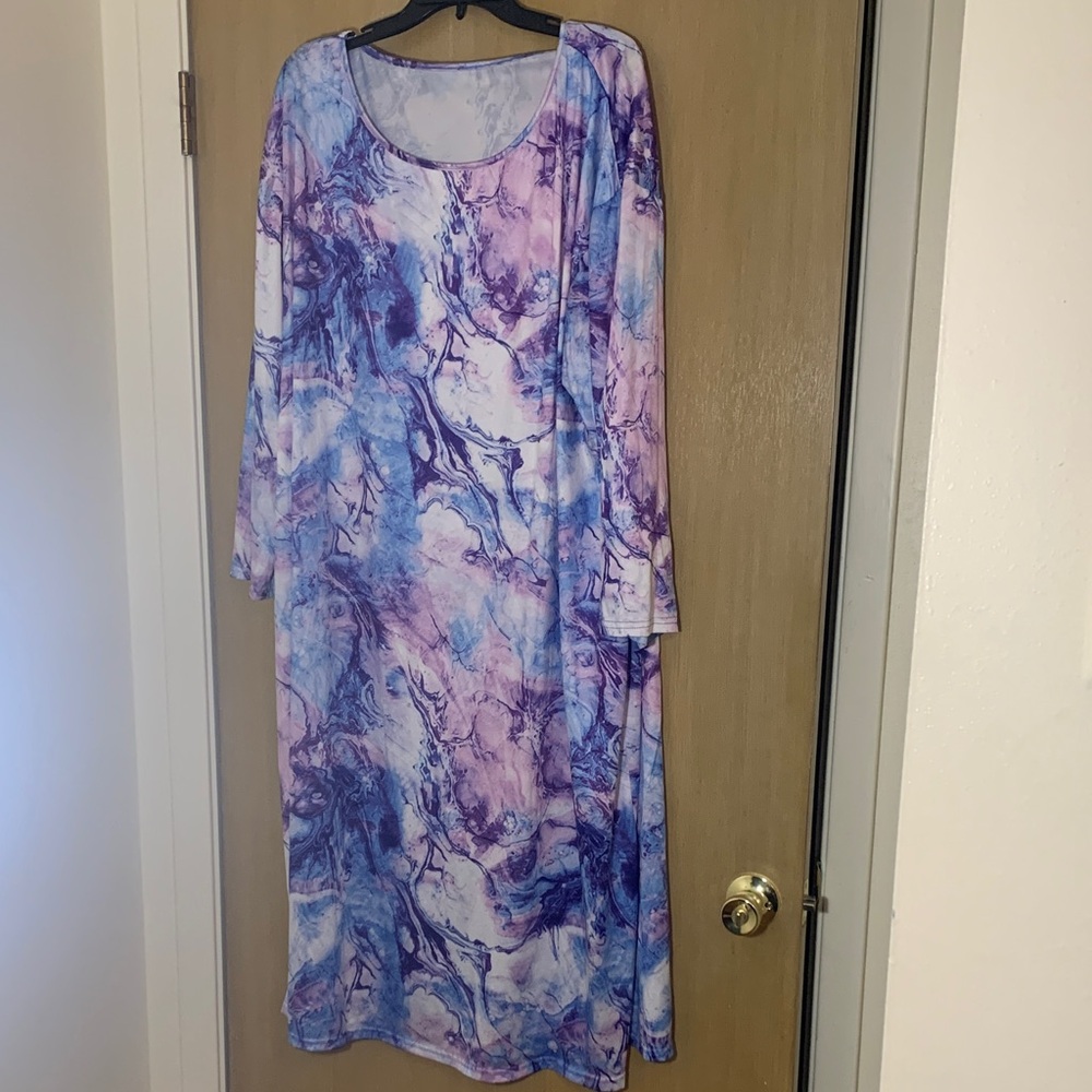 💙💙SUPER PRETTY PLUS SIZE LONG SLEEVE NIGHTGOWN OR LOUNGING DRESS💙💙